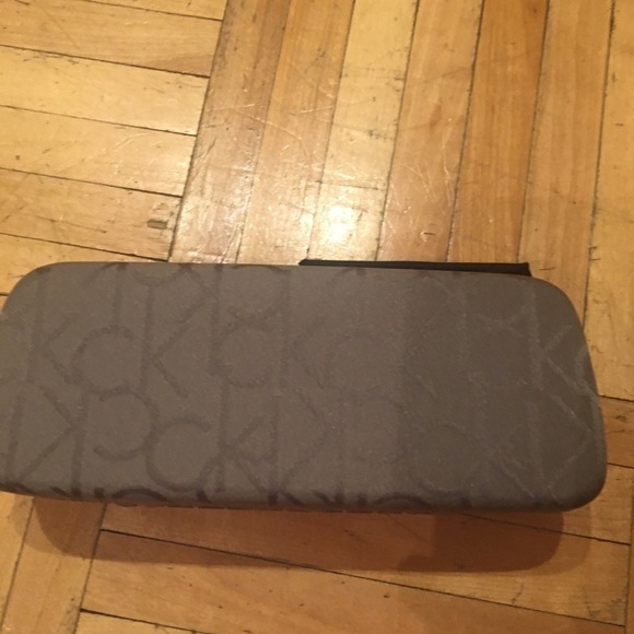 CALVIN Klein glasses case​​​​​​​​ - Picture 3 of 4